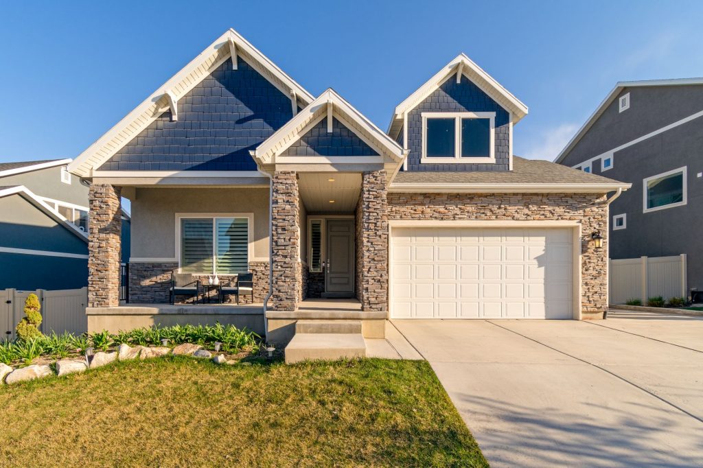 Cash buyers for a house when relocating in Wales offering a fast, no-fee sale